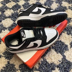 6.5 women’s Nike Panda Dunks